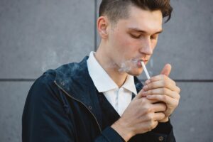 <img src="your-image.jpg" alt="Young adult with gum pain holding jaw — early signs of gum disease" title="Why Young Adults Are Facing Gum Disease Early"> 
